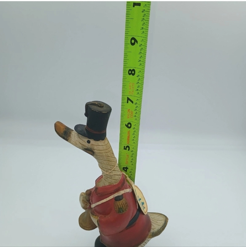 Red Soldier Figurine - Picture 6 of 7